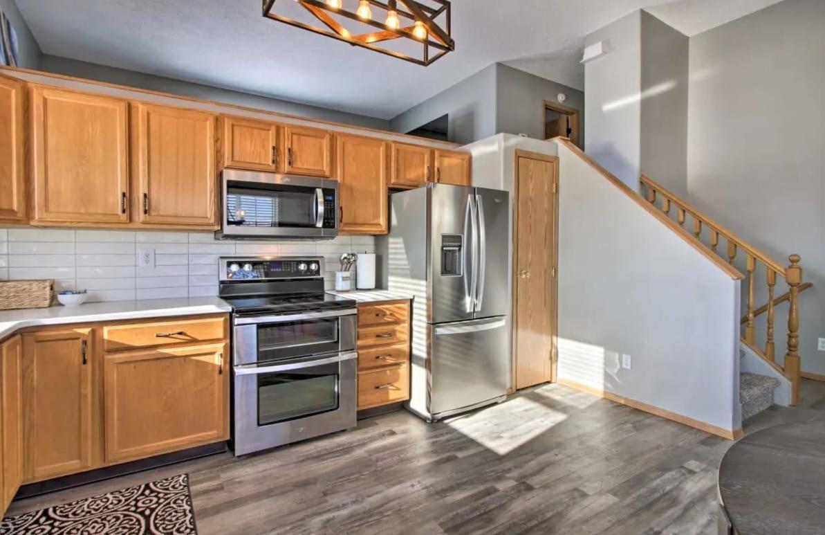 Welcoming West Fargo Retreat W Backyard Villa ภายนอก รูปภาพ