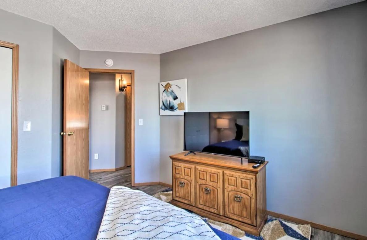 Welcoming West Fargo Retreat W Backyard Villa ภายนอก รูปภาพ