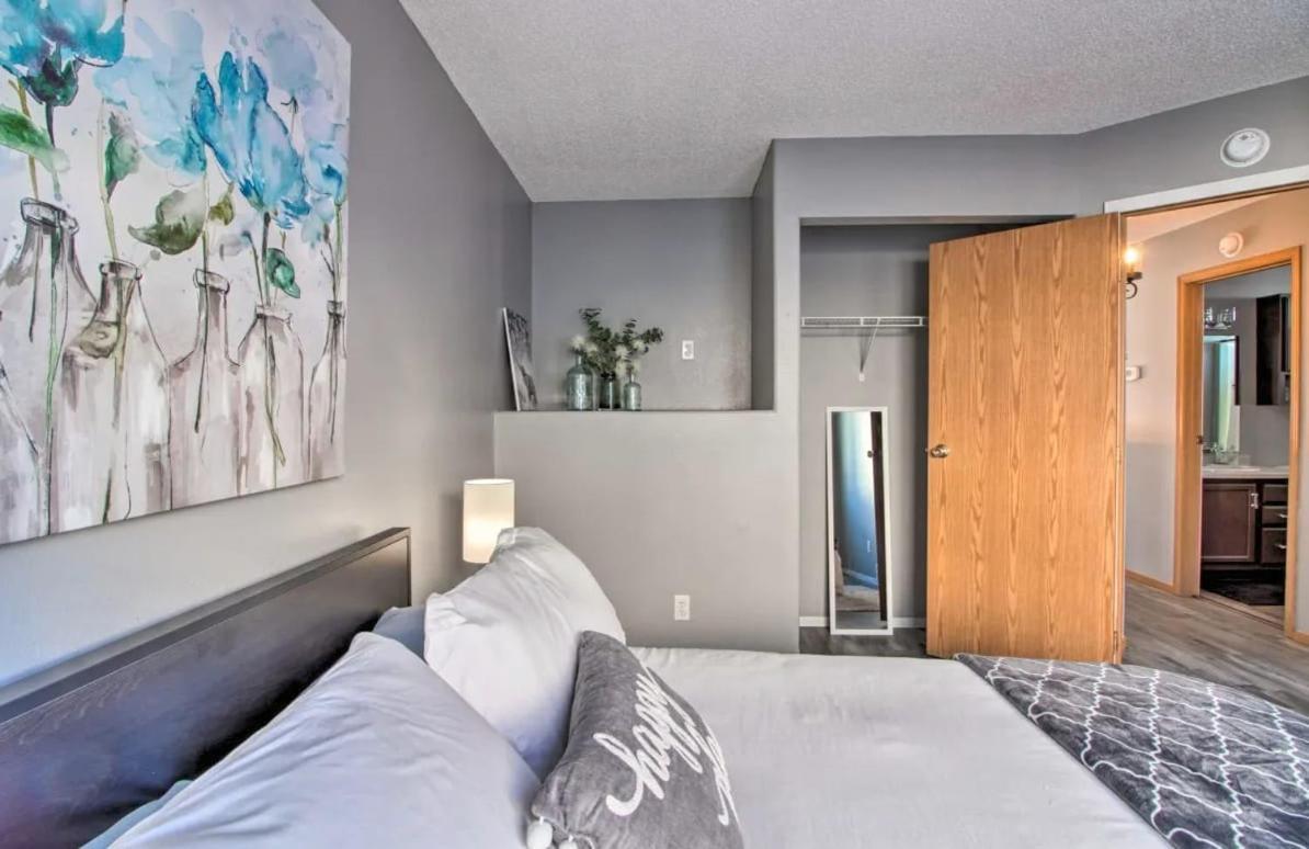 Welcoming West Fargo Retreat W Backyard Villa ภายนอก รูปภาพ