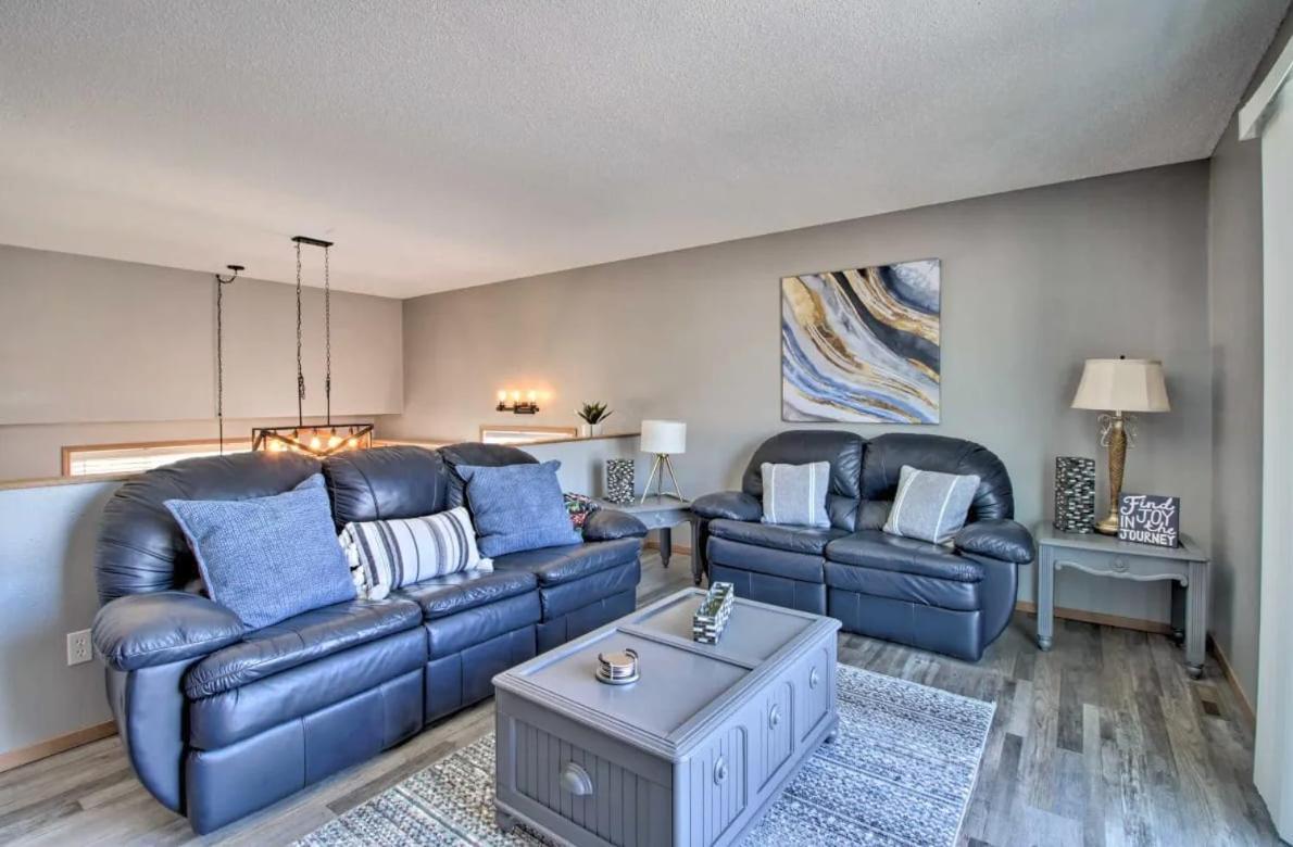 Welcoming West Fargo Retreat W Backyard Villa ภายนอก รูปภาพ